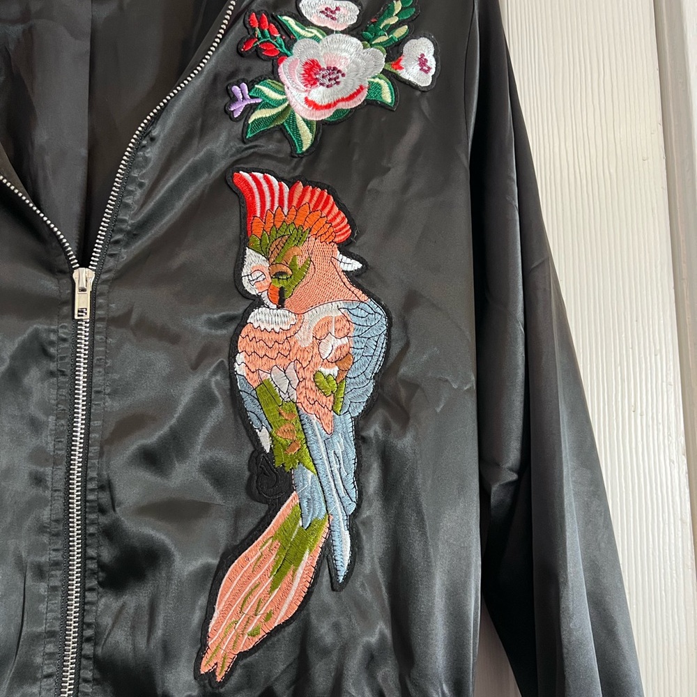 JJ’s Fairytale embroidered black satin bomber jacket ladies size small - Picture 4 of 8